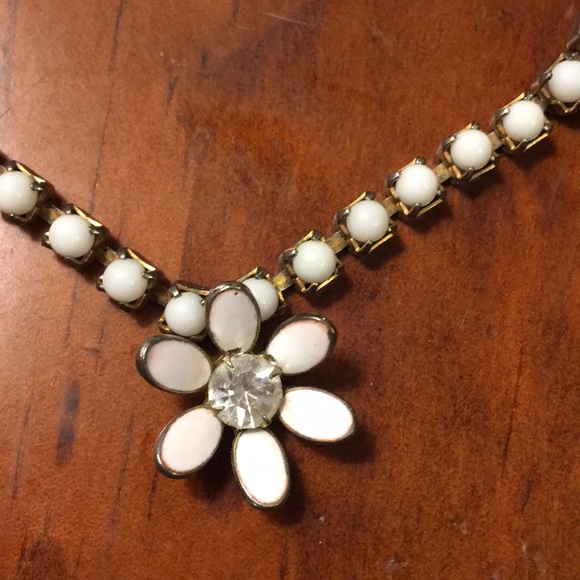 Vintage Necklace and Screw Back Earrings Set - Picture 3 of 10